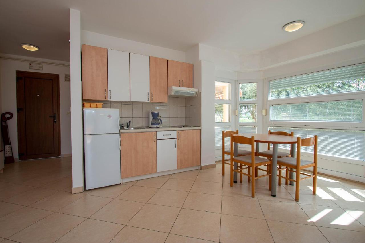 Apartments Matas Sukosan Luaran gambar