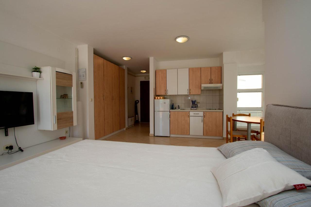 Apartments Matas Sukosan Luaran gambar