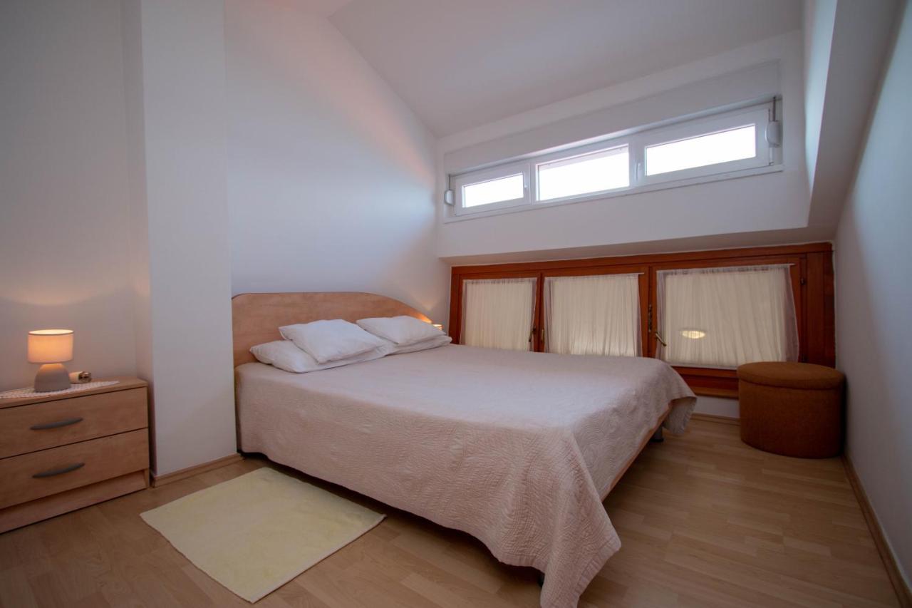 Apartments Matas Sukosan Luaran gambar