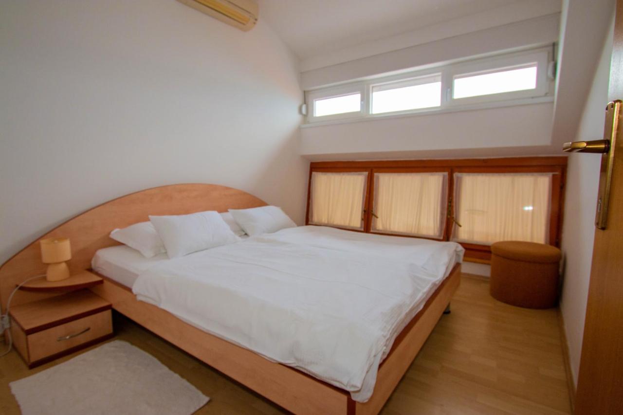 Apartments Matas Sukosan Luaran gambar