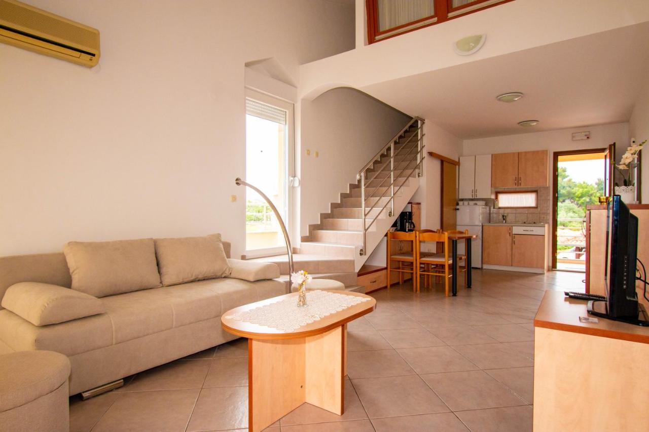Apartments Matas Sukosan Luaran gambar