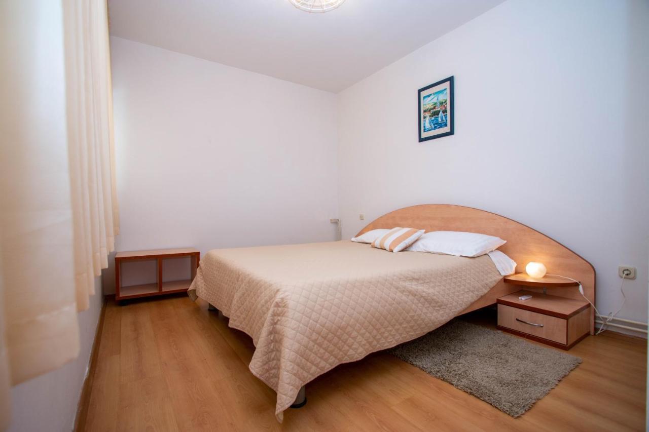 Apartments Matas Sukosan Luaran gambar