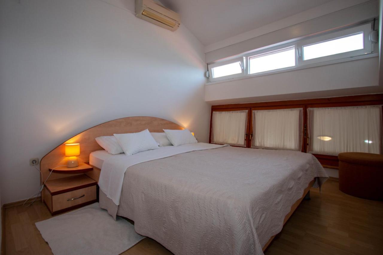 Apartments Matas Sukosan Luaran gambar